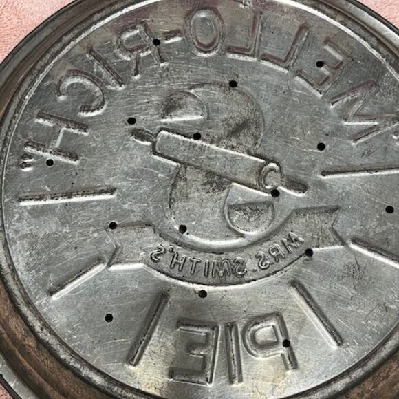 VTG Embossed Mrs Smith's Mello-Rich Pie Plate Pan Tin Rolling Pin 9.5" - Picture 5 of 9